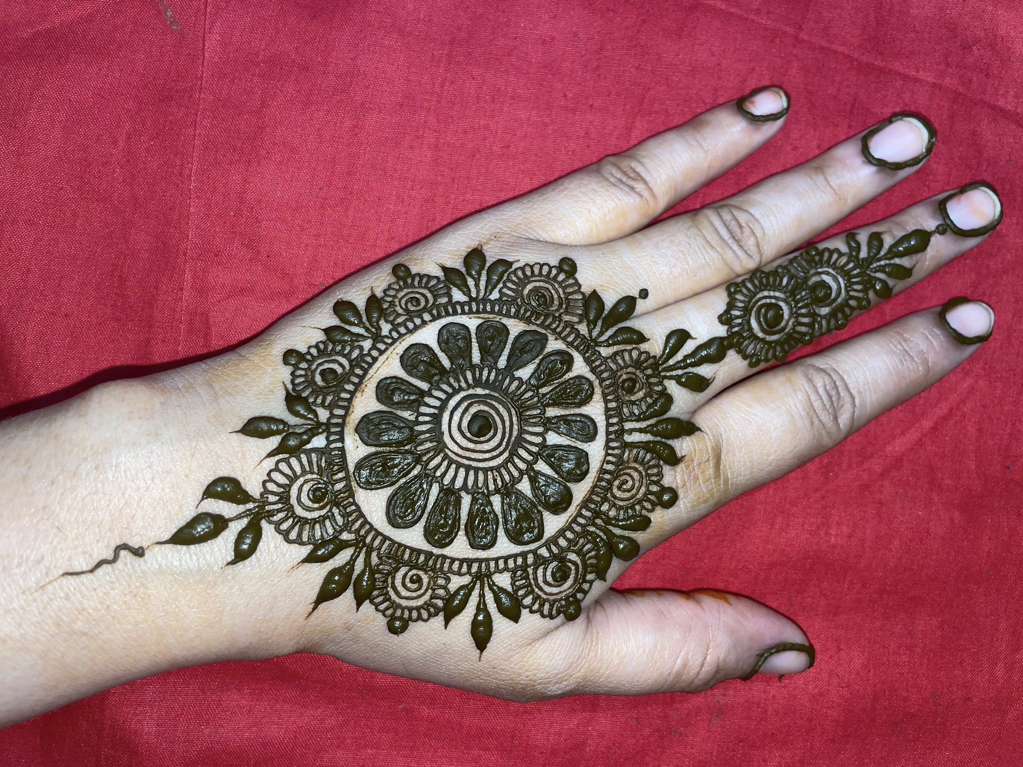 1 finger mehndi design