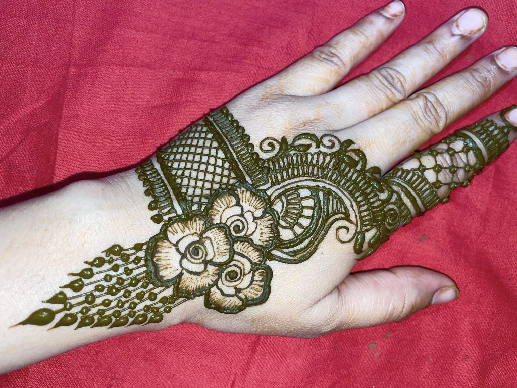 one finger mehendi design front