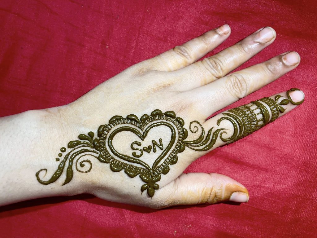 royal finger mehndi design
