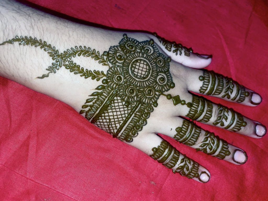 simple full finger mehndi design