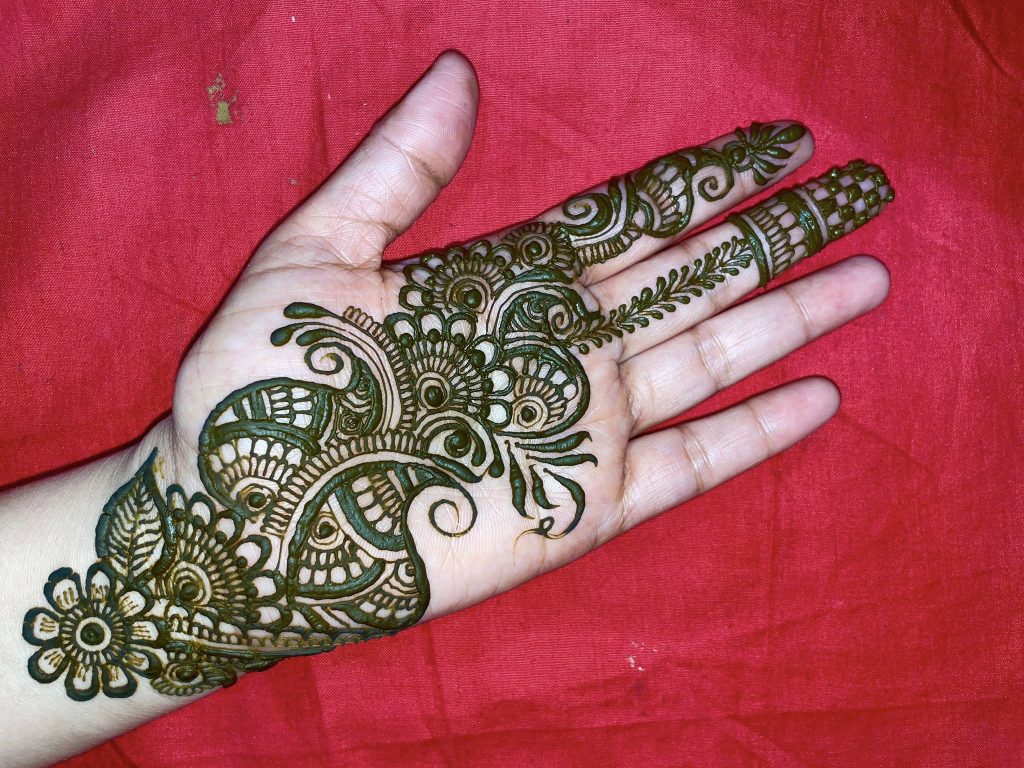 stylish one finger mehndi design
